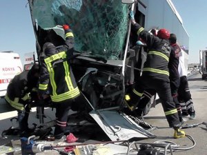 Otobüs kepçeye çarptı: 15 yaralı!