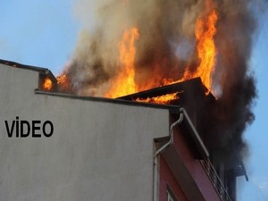 Çocukların oyunu evi kül etti!