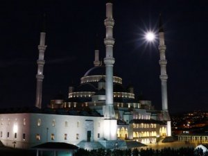 90 bin camide aynı anda sala okundu