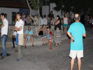 Depremin büyüklüğü 6.6 şiddeti 7.0...ölçüldü!