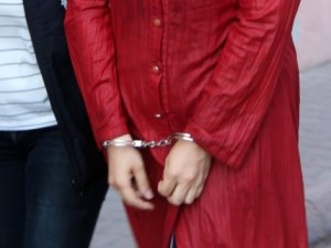 FETÖ'den 8 kadın öğretmen tutuklandı!