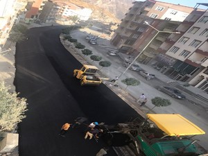 Hakkari'de asfalt çalışmaları sürüyor!
