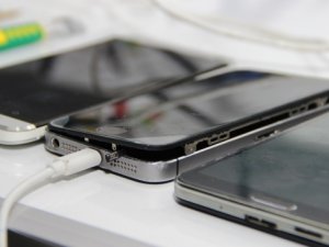 Bu kılıflar tehlike saçıyor!