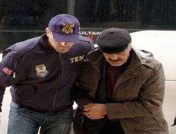 Gözaltına alınan 11 kişi Van'a getirildi.