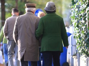 Emekliye yılda 2 maaş ikramiye!