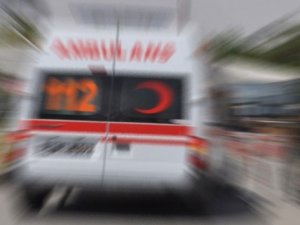 Tır kalabalığın arasına daldı: 3 ölü, 3 yaralı