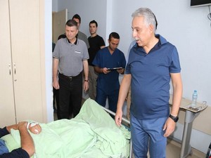 Vali Toprak yarlı polis ve korucuları ziyaret etti!