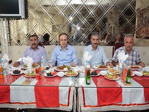 Başkan Epcim muhtarların yemek davetine katıldı