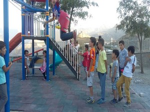 Hakkarili çocuklar bayramlarını parklarda geçirdi