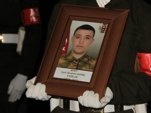 Şehit Gürel için Hakkari'de tören düzenlendi!