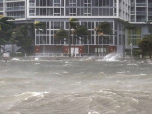 Kasırgada 4 kişi öldü