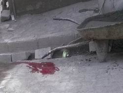 Sıva yaparken elektrik çarptı