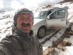 Hakkari Berçelan yaylasına yılın ilk karı yağdı!