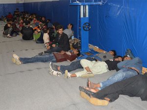 44 kişilik otobüste 144 kaçak göçmen çıktı