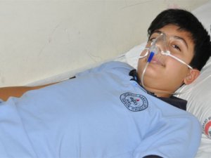15 öğrenci parfümden zehirlendi!
