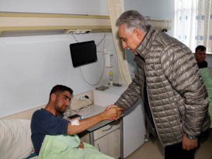 Vali Toprak'tan yarılı askerlere ziyaret!