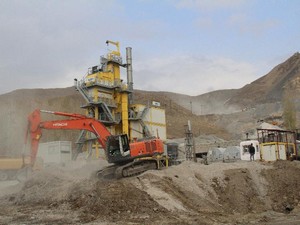 2 bin 730 rakımda tünel çalışması devam ediyor