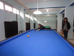 Vali Türker bilardo'da rakip tanımadı