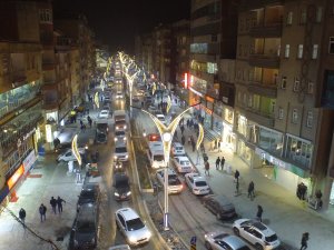 Estetik aydınlatmalar Hakkari’nin çevresini değiştirdi