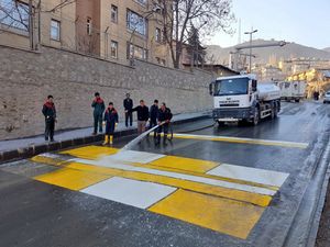 Derviş Yalım Caddesi tazyikli suyla yıkandı