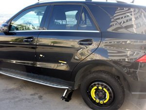 Seyir halindeki başkan aracı kurşunlandı