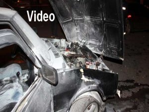 İki otomobil kafa kafaya çarpıştı: 4 yaralı!