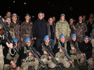 Vali Toprak güvenlik personelinin yeni yılını kutladı!