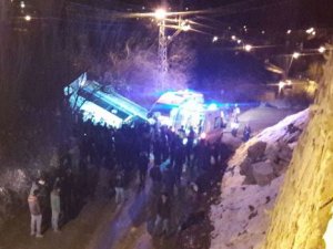 Hakkari'de trafik kazası: 1 ölü, 4 yaralı!