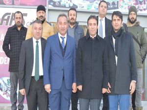 Ak Parti'den Gazetecilere Kahvaltı