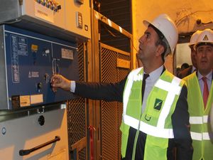 Derecik beldesine yeni elektrik hattı