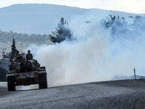 Türk tankları ilerlemeye devam ediyor