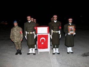 Hakkari'de şehit Akagündüz için tören düzenlendi