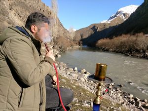 Hakkari’de kış ortasında piknik keyfi