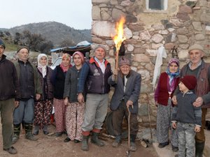 Bu mahallede 100 yıldır elektrik yok