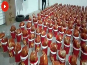 Ketçap kovalarından uyuşturucu çıktı