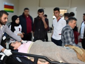 Öğrenci minibüsü devrildi: 18 yaralı