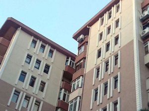 Evlat dehşeti annesini ve babasını defalarca bıçakladı