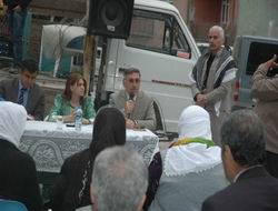 Hakkari’de Kürt dili paneli düzenlendi