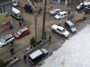 Hakkari'deki dolu yağışı vatandaşları korkuttu