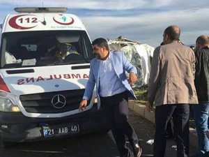 Öğrenci servisi devrildi 16 Yaralı