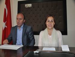 CHP'li kaleli düğünde halay çekti