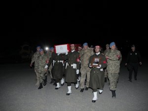Çukurca’da şehit olan 2 asker için tören düzenlendi