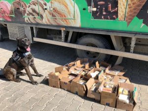 Dondurma kamyonunda eroin çıktı