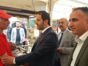 Başkan Gür yöresel ürünler fuarını ziyaret etti