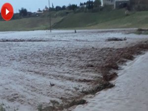 Şanlıurfa’da sele kapılan 13 yaşındaki kız kayboldu.