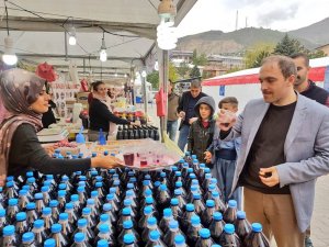 Başkan yöresel ürünler fuarını ziyaret etti