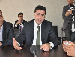 Demirtaş Basınla Kahvaltı Yaptı