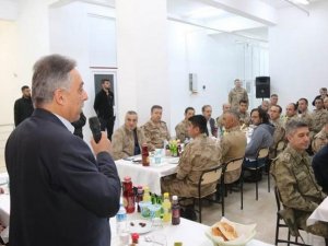 Vali Toprak JÖH taburuyla iftar yaptı