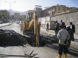 CADDE LAĞIM SULARI ALTINDA KALDI