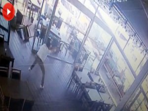 Film sahnelerini aratmayan silahlı çatışma